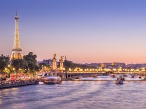 PARIS FÊTE LA SEINE II