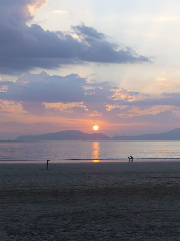 FAMILY IN SUNSET