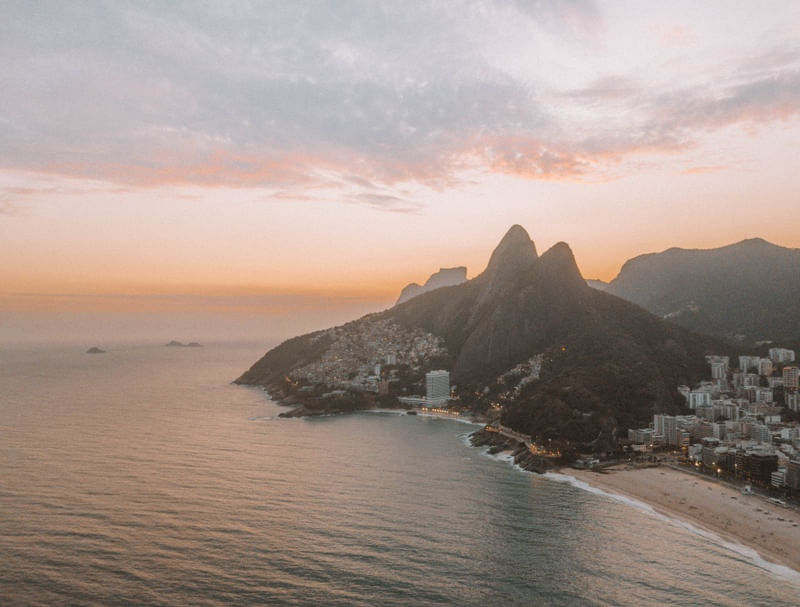 PÔR DO SOL ROSA EM IPANEMA