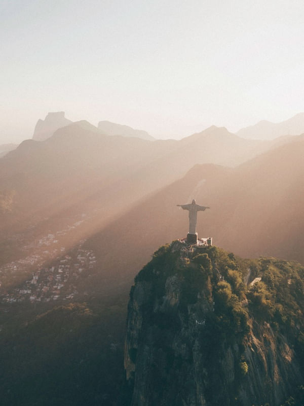 CRISTO REDENTOR AO PÔR DO SOL