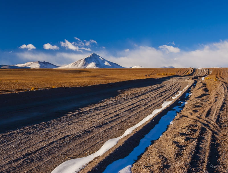 FREEDOM IN THE DESERT, LICANCABUR VOLCANO, BOLIVIA