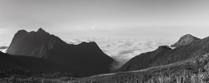 MAR DE NUVENS E MONTANHA