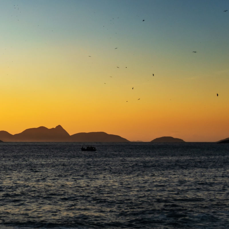 AMANHECER NA PRAIA