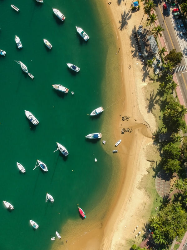 BARCOS EM ILHABELA 2