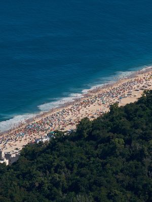 GEOMETRIA NA PRAIA DE COPACABANA