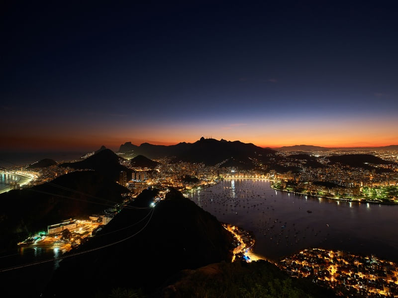 RIO DE JANEIRO AO ANOITECER É LINDO