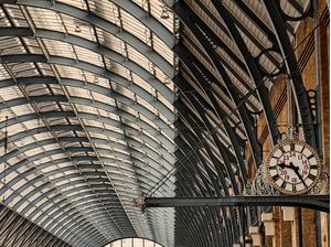 O RELÓGIO DA ESTAÇÃO DE TREM