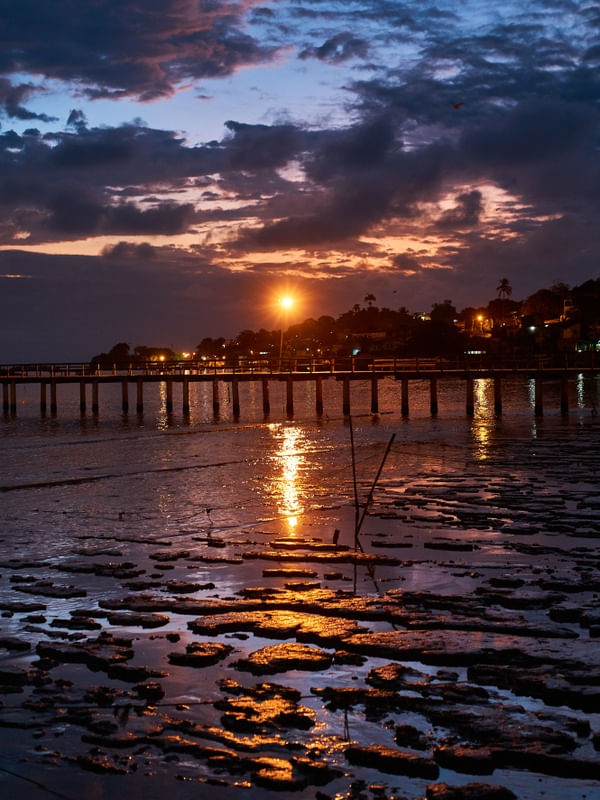 PÔR DO SOL NA VILA DE PESCADORES