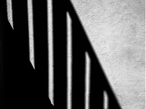 SÉRIE SOMBRAS GEOMÉTRICAS 3 - PB