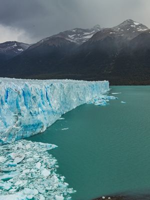 DIA NUBLADO EM GLACIAR PERITO MORETO