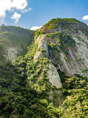 MONTANHAS DE ITACOATIARA