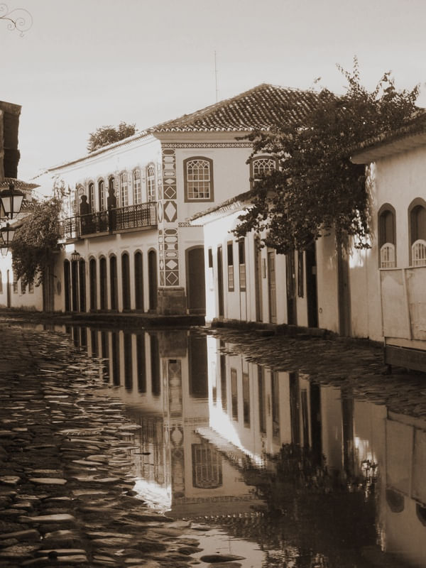 PARATY UM