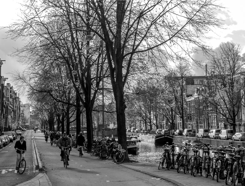 ALGUM LUGAR EM AMSTERDÃ