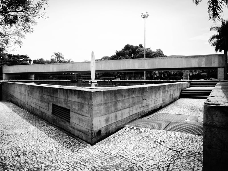 MUBE 01