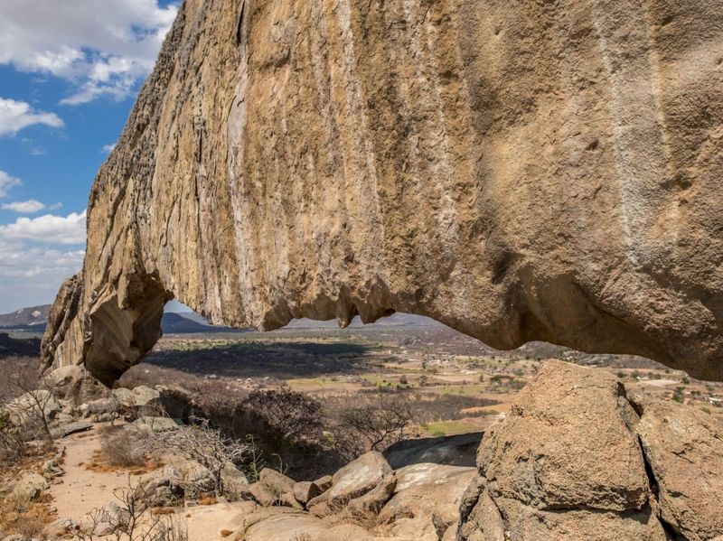 PEDRA FURADA EM VENTUROSA