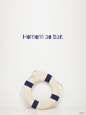 HOMEM AO BAR