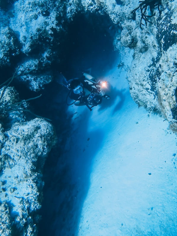 PALANCAR CAVES VERTICAL