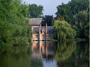 REFLEXO BRUGES BÉLGICA