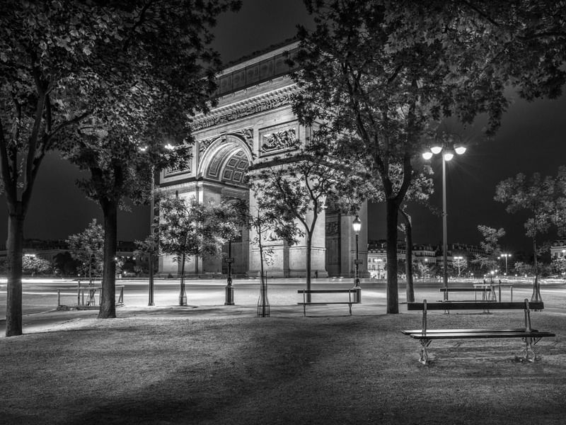 PARIS L'ARC DU TRIOMPHE