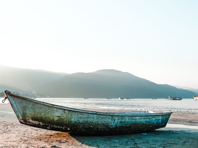 BARCO NA PRAIA