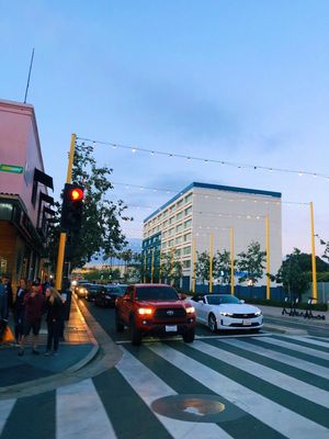SANTA MONICA