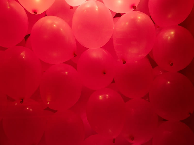 RED BALLONS