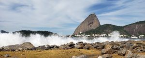 RESSACA NO RIO