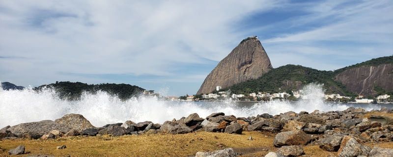 RESSACA NO RIO