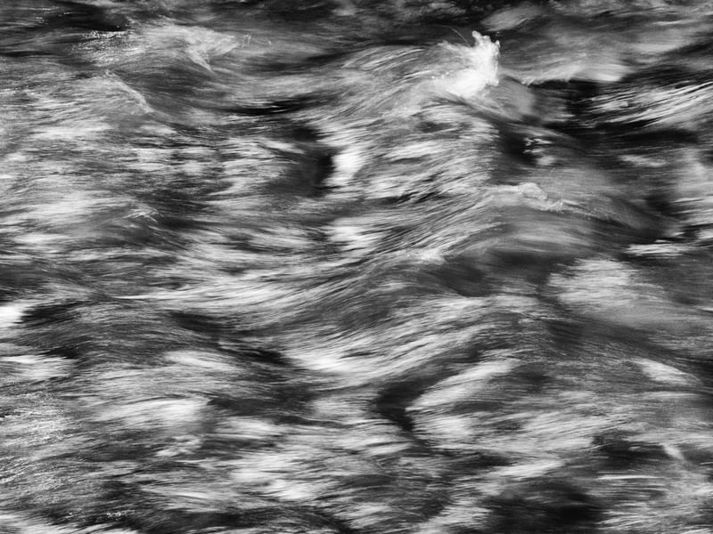 ÁGUAS TURBULENTAS - TROUBLED WATERS