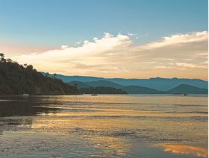 POR DO SOL BAÍA DE PARATY