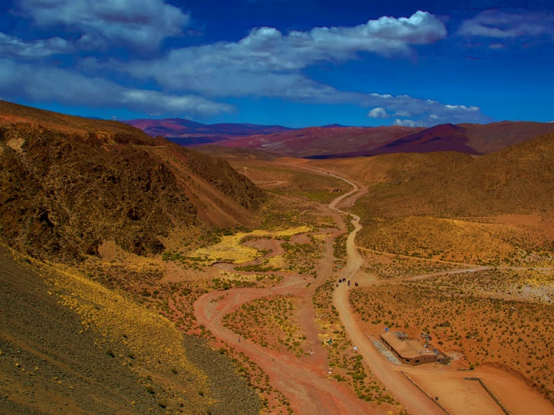 CAMINHOS NAS MONTANHAS