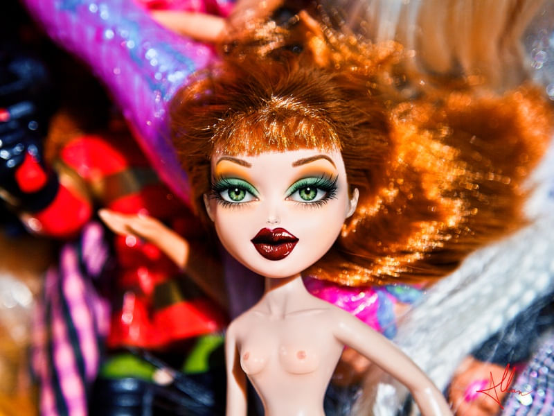 DOLL WOMAN