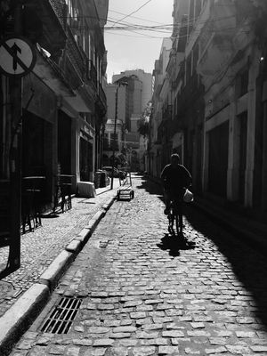 CICLISTA NO CENTRO DO RIO DE JANEIRO