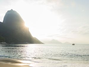 PÃO DE AÇÚCAR AO AMANHECER