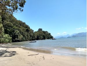 PRAIA E BARCO