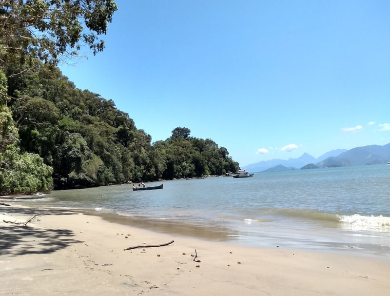 PRAIA E BARCO
