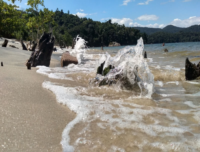 ENTRE AS ONDAS