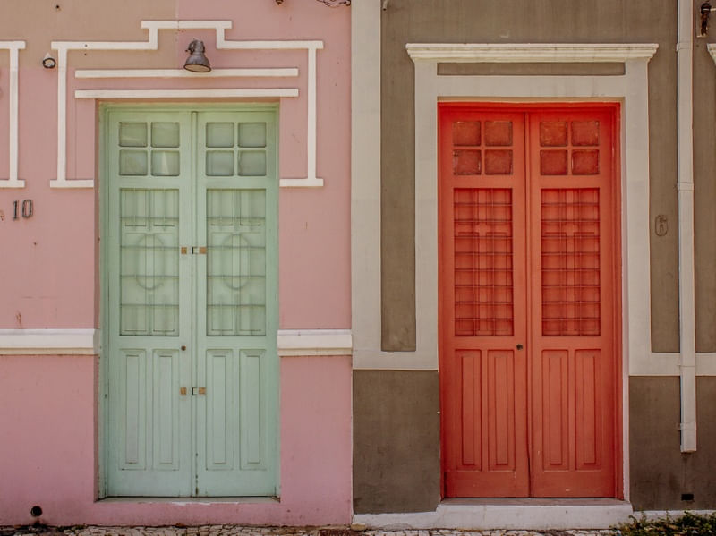 PORTAS VIZINHAS