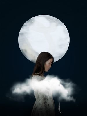 WOMAN LUNAR
