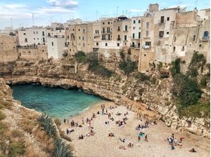 LA BELLA POLIGNANO