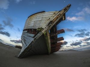 RESTOS DE UM NAUFRÁGIO_MUNDAÚ
