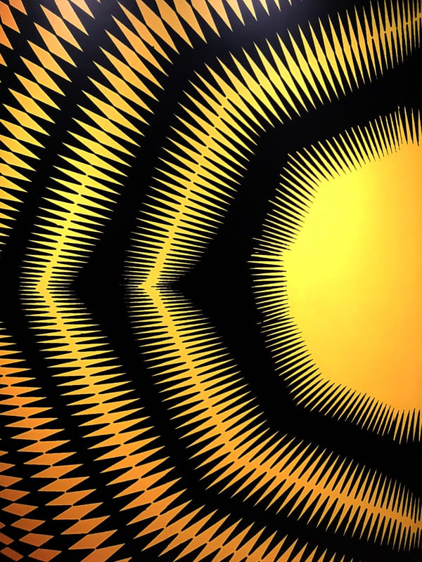 AMARELO E PRETO