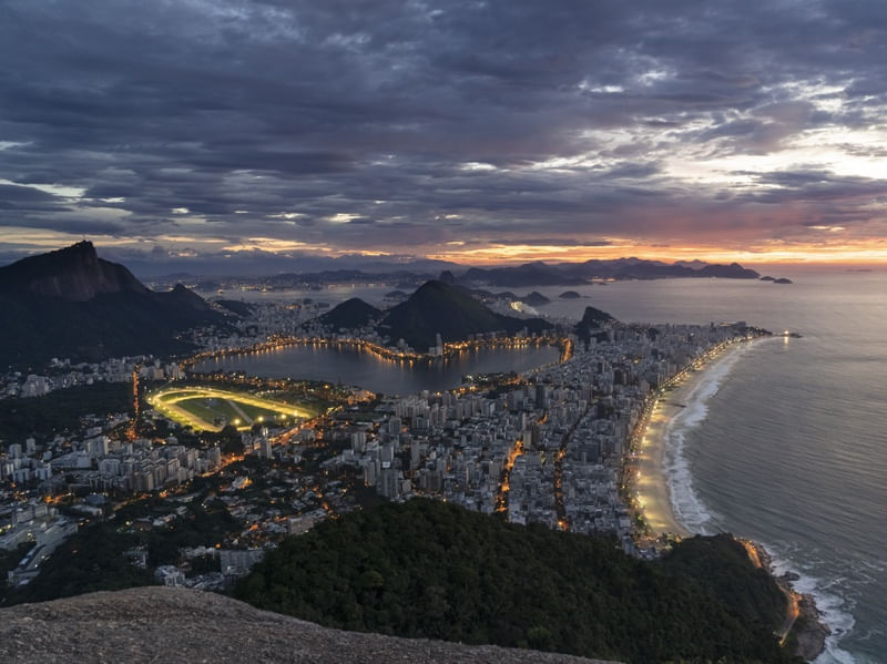 AMANHACER DO MORRO DOIS IRMÃOS