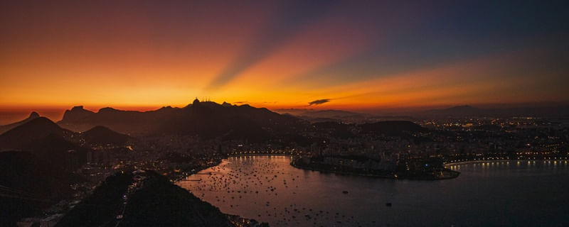 RIO ILUMINADO