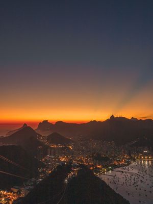 POR DO SOL NO PÃO