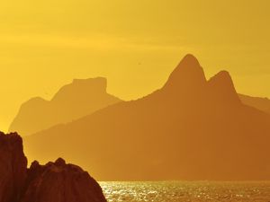 PEDRA DO ARPOADOR, GÁVEA E DOIS IRMÃOS