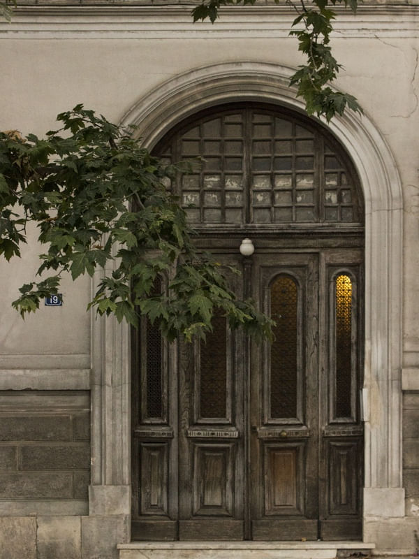 PORTA EM ATENAS