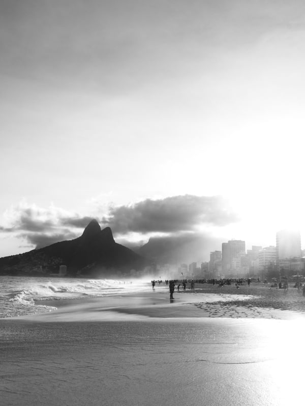 IPANEMA PÔR DO SOL EM PRETO E BRANCO