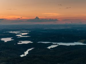POR DO SOL NO MORRO DO CANAL