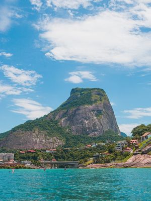 REMANDO PELA BARRA
